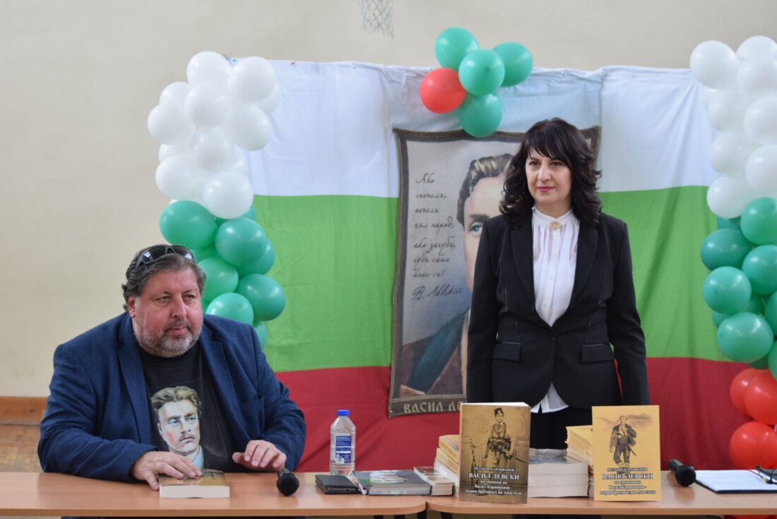 На 3 март в Рогош откриха паметник на Васил Левски (СНИМКИ)