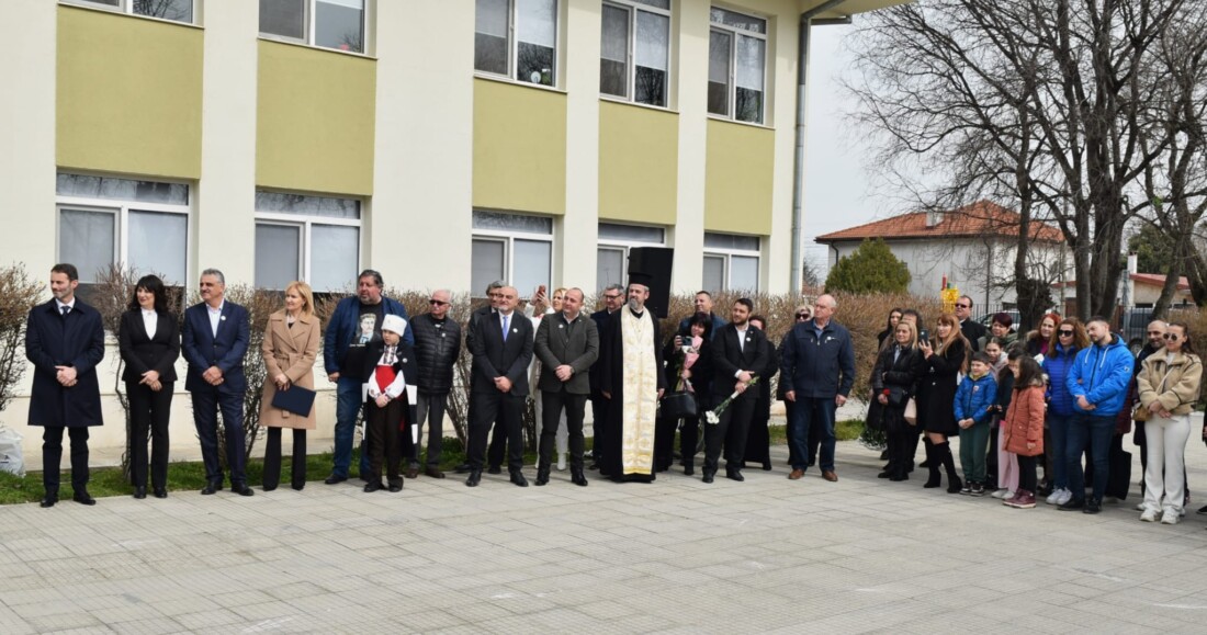 На 3 март в Рогош откриха паметник на Васил Левски (СНИМКИ)