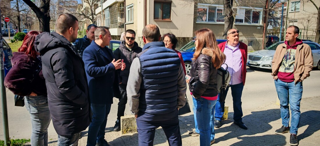 Напредва санирането на блок в район „Източен“ в Пловдив (СНИМКИ)