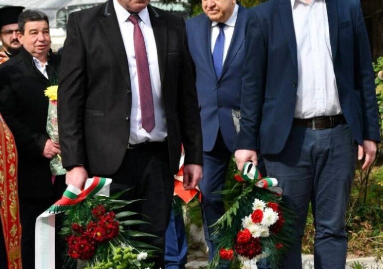 Кметът на Асеновград: Свободата е отговорност, която носим с решенията си (СНИМКИ)
