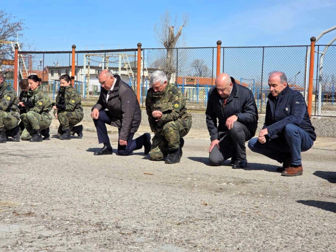 В Асеновград отбелязаха Деня на Ракетните войски и Артилерията (СНИМКИ)
