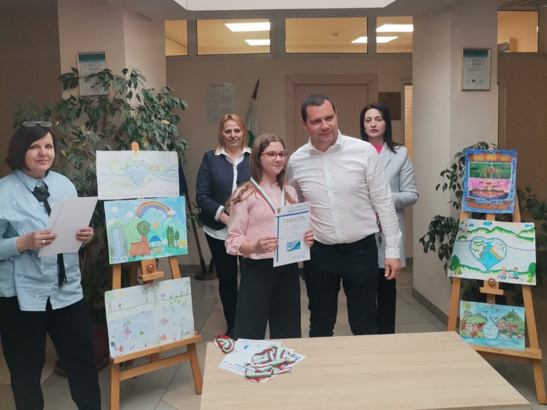 Със серия от инициативи: В район „Южен“ отбелязват Световния ден на водата (СНИМКИ) 1 Със серия от инициативи: В район „Южен“ отбелязват Световния ден на водата (СНИМКИ)