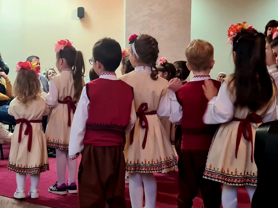 С празнична програма: Район „Тракия“ отбеляза Благовещение (СНИМКИ) 2 С празнична програма: Район „Тракия“ отбеляза Благовещение (СНИМКИ)