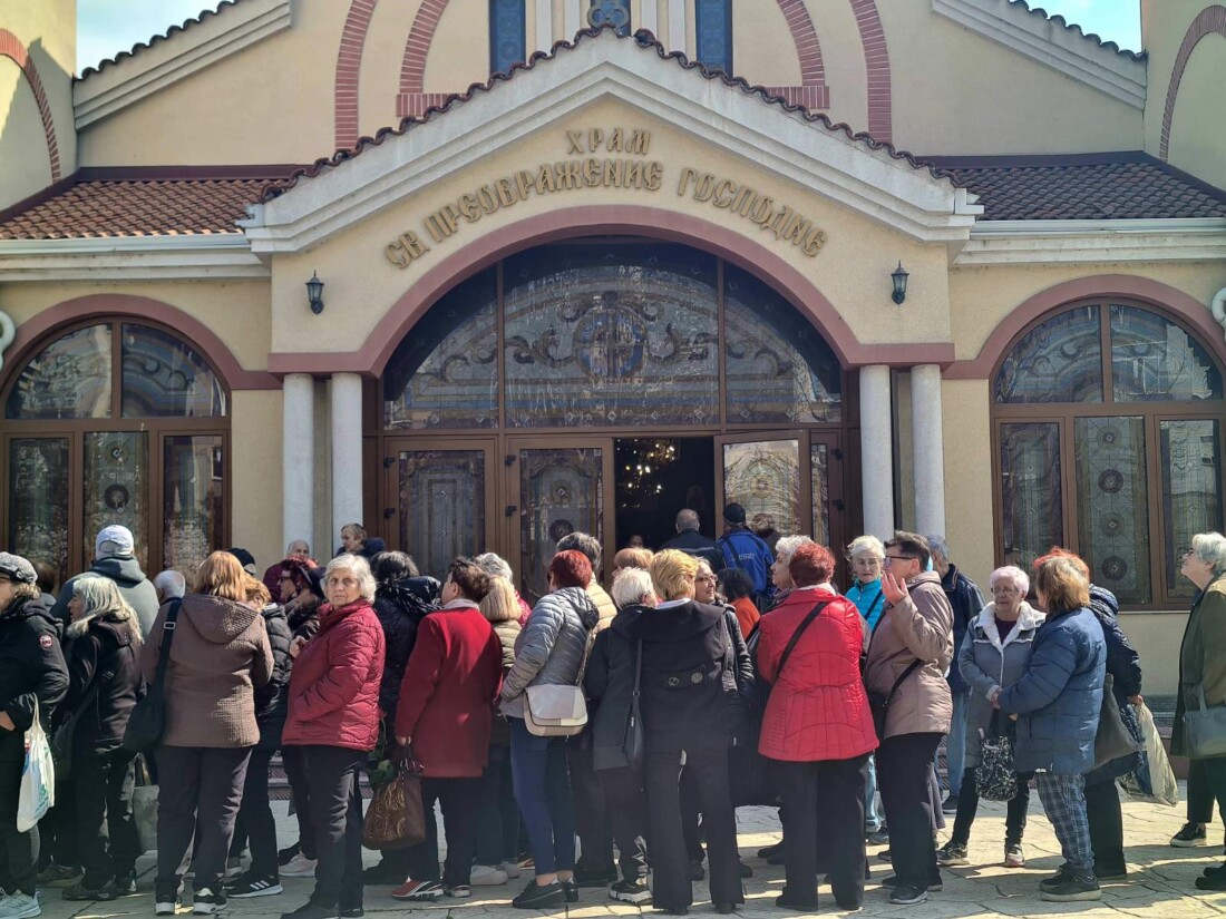 ГЕРБ – Тракия раздаде курбан за Благовещение в храм „Свето Преображение Господне“ (СНИМКИ)