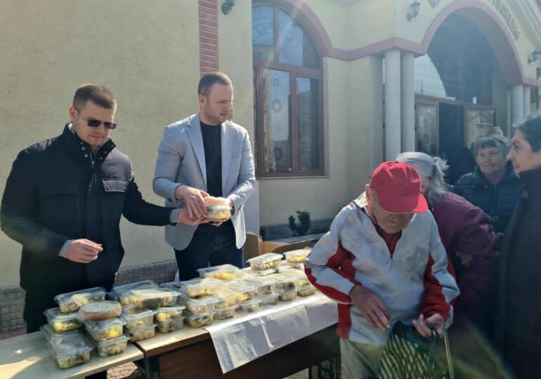 ГЕРБ – Тракия раздаде курбан за Благовещение в храм „Свето Преображение Господне“ (СНИМКИ)