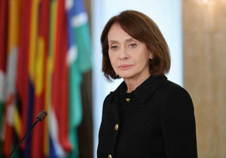 Ще участва ли България военно в отварянето на Ормузкия проток? Говори министър Надежда Нейнски