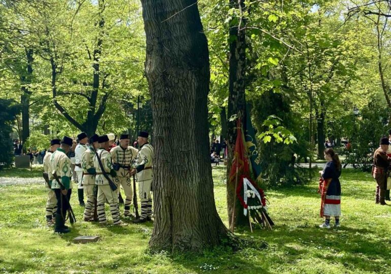 Пловдив извървя пътя на паметта с шествие, възстановки и лекции за 150-годишнината от Априлското въстание (ГАЛЕРИЯ) 22 Пловдив извървя пътя на паметта с шествие, възстановки и лекции за 150-годишнината от Априлското въстание (ГАЛЕРИЯ)