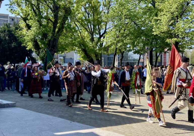 Пловдив извървя пътя на паметта с шествие, възстановки и лекции за 150-годишнината от Априлското въстание (ГАЛЕРИЯ) 2 Пловдив извървя пътя на паметта с шествие, възстановки и лекции за 150-годишнината от Априлското въстание (ГАЛЕРИЯ)