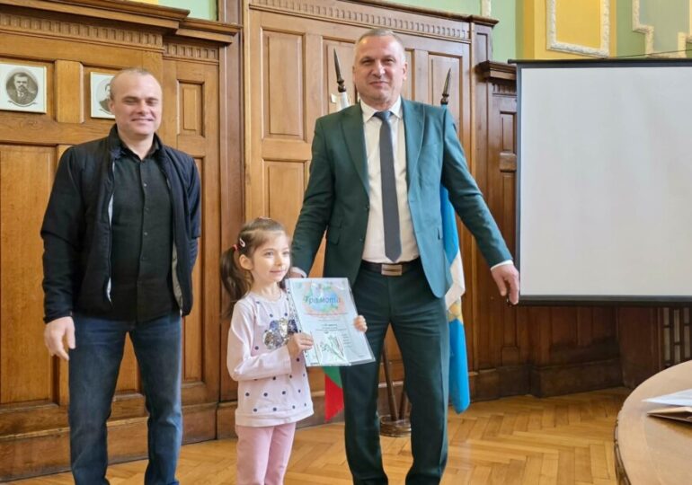 Деца превърнаха отпадъци в изкуство: Пловдив награди най-добрите в еко конкурс (ГАЛЕРИЯ)