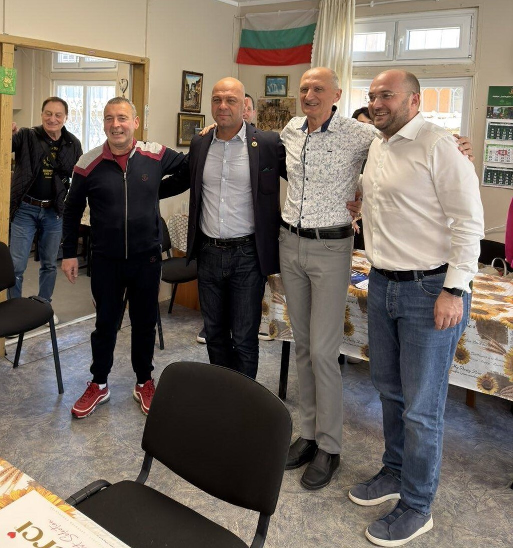 Костадин Димитров и Георги Георгиев се срещнаха с хора от третата възраст (СНИМКИ)