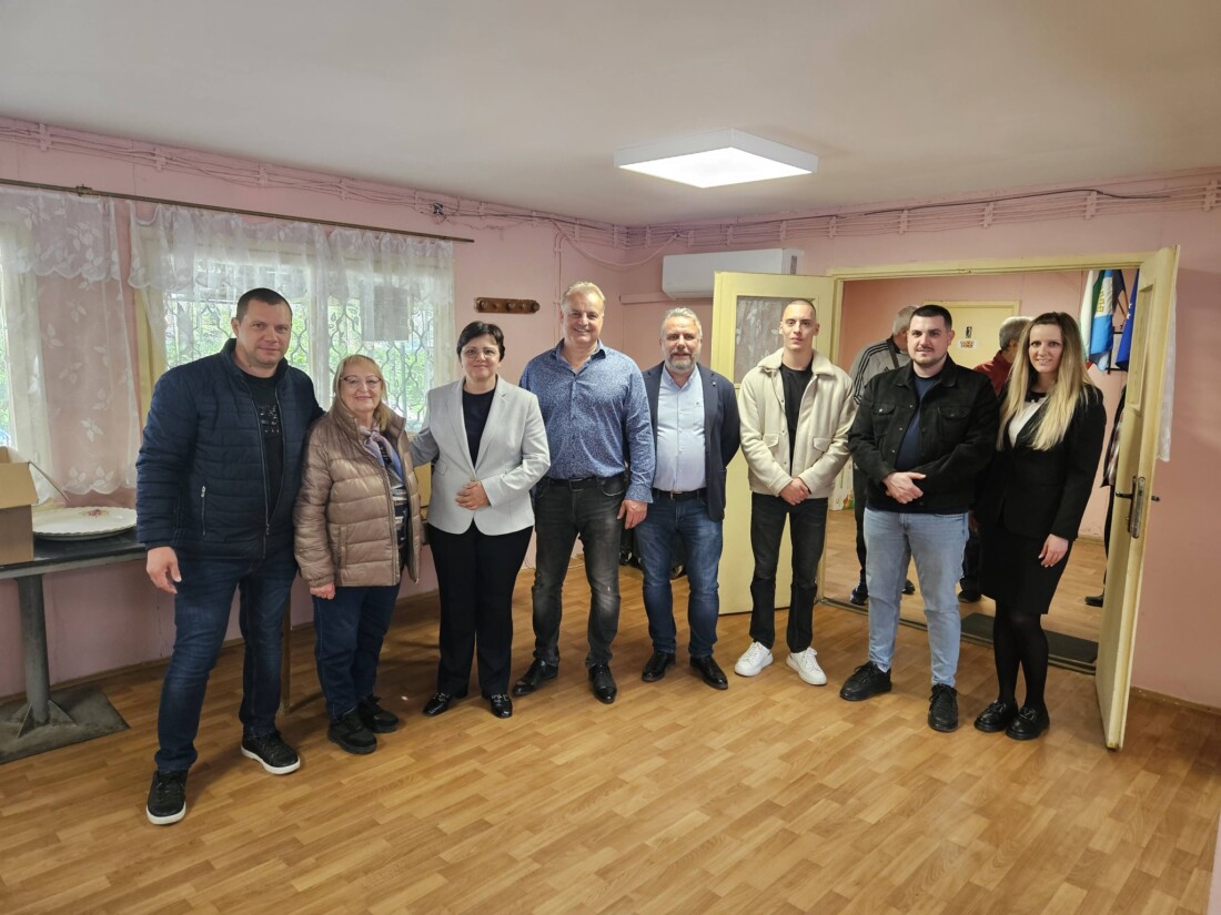 Костадин Димитров и Георги Георгиев се срещнаха с хора от третата възраст (СНИМКИ)