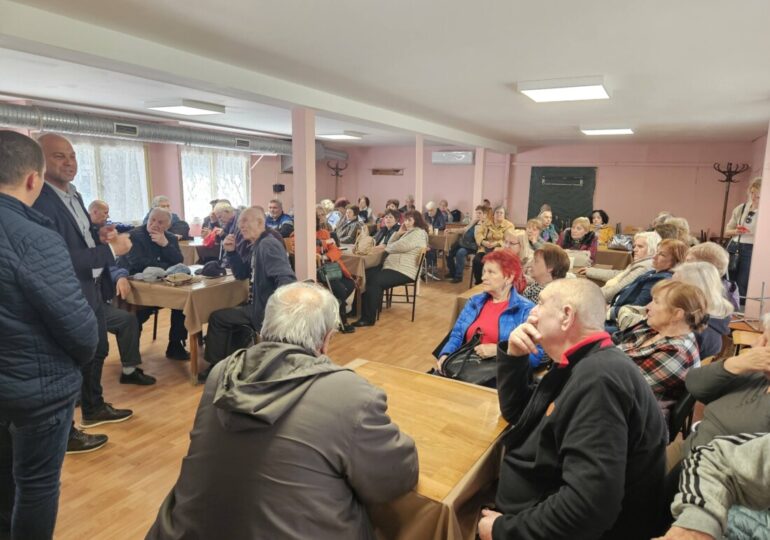 Костадин Димитров и Георги Георгиев се срещнаха с хора от третата възраст (СНИМКИ)