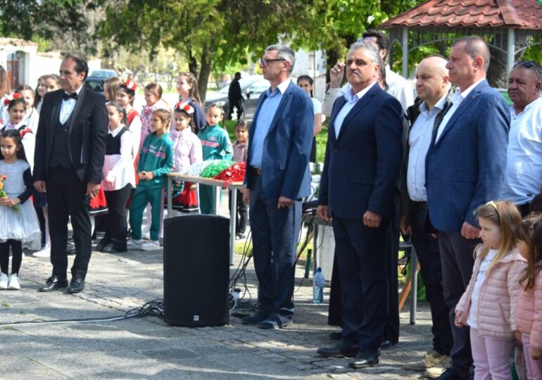 Деца пресъздадоха събитията от 1876 година в Бенковски (СНИМКИ)