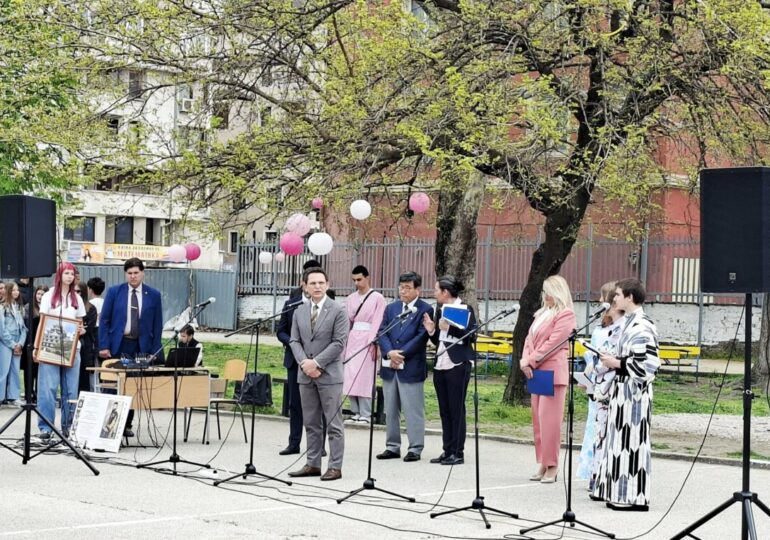 Японският посланик засади сакура в двора на СУ „Свети Климент Охридски“ в Пловдив (ГАЛЕРИЯ)