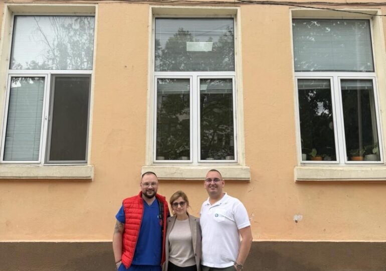 Лекарски асистенти обучават ученици в Пазарджик за здравето, спешната помощ и избора на професия (СНИМКИ) 15 Лекарски асистенти обучават ученици в Пазарджик за здравето, спешната помощ и избора на професия (СНИМКИ)