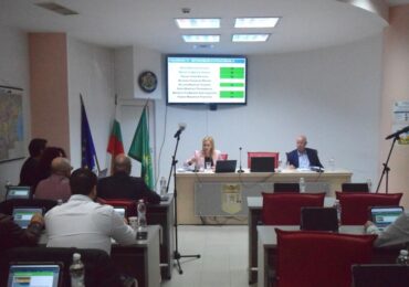 С мисъл за бъдещето: Община Марица подава ръка на абитуриенти в един от най-важните им моменти (СНИМКИ)