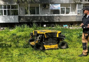 Косачка робот вече коси зелените площи в Асеновград (СНИМКИ)
