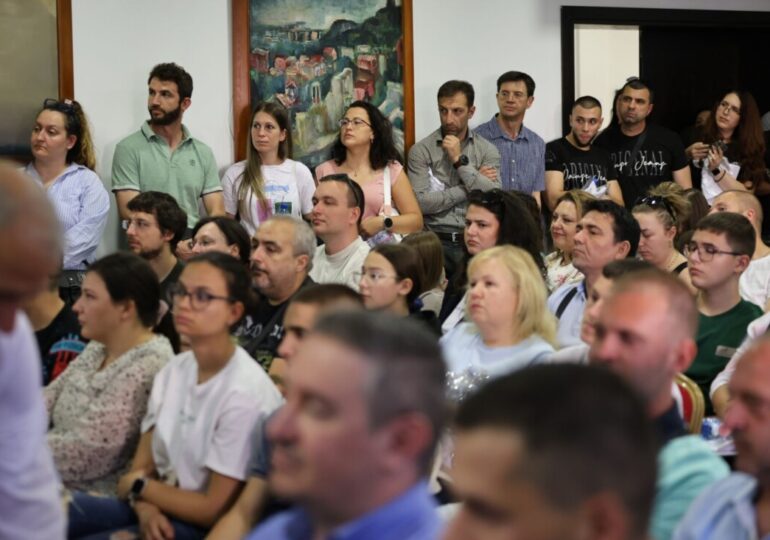 Заводите оживяха след залез: Тракия икономическа зона отвори врати и сърца за 300 млади (СНИМКИ) 16 Заводите оживяха след залез: Тракия икономическа зона отвори врати и сърца за 300 млади (СНИМКИ)