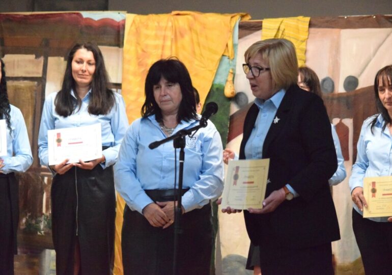 Стотици ученици, учители и жители се включиха в празничните шествия за 24 май в Община Марица (СНИМКИ)