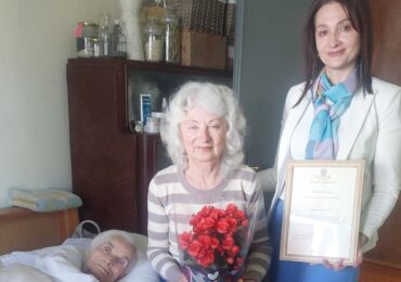 Един век живот: Район "Южен" почете 100-годишния юбилей на баба Иванка