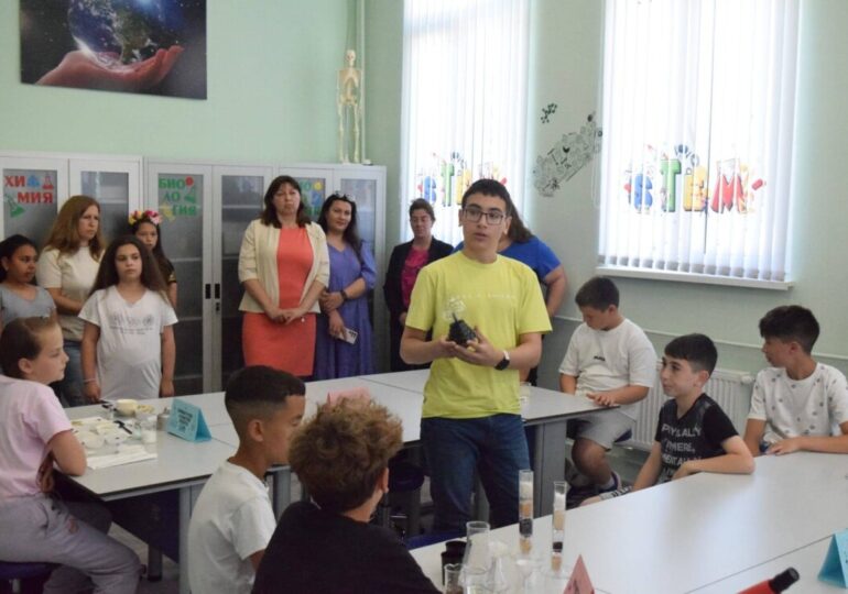 Откриха STEM среда по природни науки, математика и информационни технологии в училището в Строево (СНИМКИ)