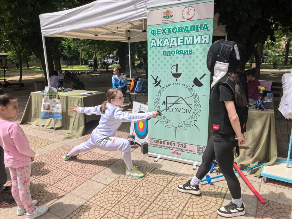 С „ТриМайнотлон“ в район „Южен“ отбелязаха Деня на българския спорт (ГАЛЕРИЯ)