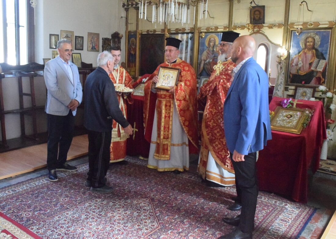 Храмов празник събра жителите на Калековец, скоро започва ремонт на църквата „Св. Св. Кирил и Методий“ (СНИМКИ)