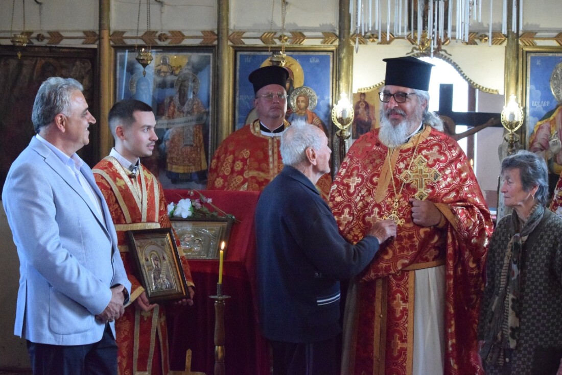 Храмов празник събра жителите на Калековец, скоро започва ремонт на църквата „Св. Св. Кирил и Методий“ (СНИМКИ)