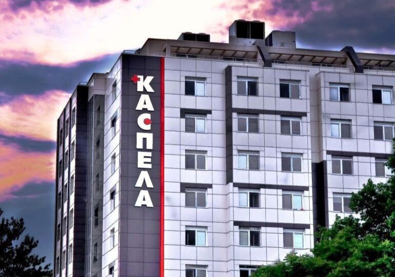 Без скалпел: Екип лекари от Пловдив лекува рак и камъни в жлъчката през устата