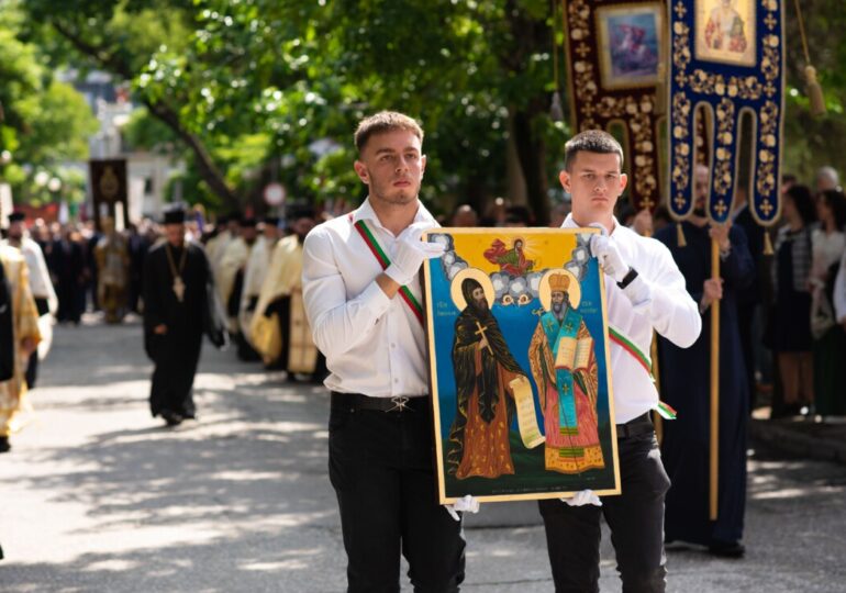 "Има празници, които носим в сърцето си": Пловдив отбеляза тържествено 24 май (СНИМКИ и ВИДЕО)