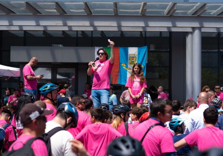 Хиляди се включиха във велошествието по маршрута на Giro d’Italia в Пловдив (ГАЛЕРИЯ) 10 Хиляди се включиха във велошествието по маршрута на Giro d’Italia в Пловдив (ГАЛЕРИЯ)