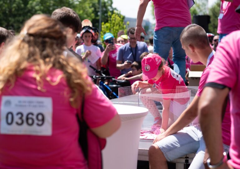 Хиляди се включиха във велошествието по маршрута на Giro d’Italia в Пловдив (ГАЛЕРИЯ) 8 Хиляди се включиха във велошествието по маршрута на Giro d’Italia в Пловдив (ГАЛЕРИЯ)