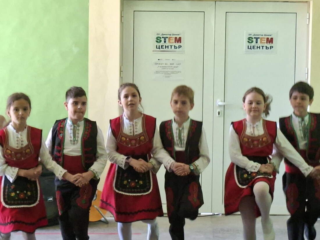 ОУ „Димитър Димов“ откри нов STEM кабинет по природни науки (СНИМКИ)