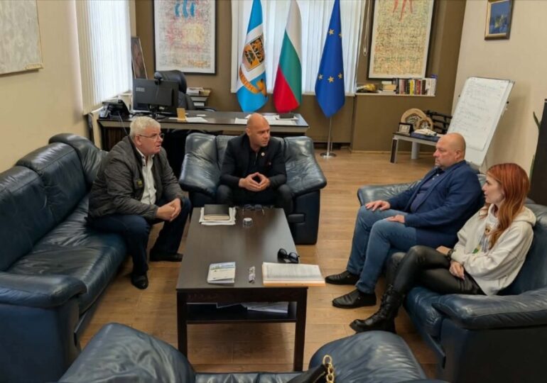Автогарите няма да затварят: Кметът Костадин Димитров и собствениците постигнаха споразумение