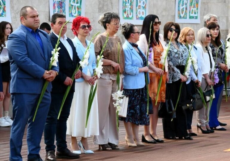 Асеновград отпразнува тържествено 24-ти май (СНИМКИ)