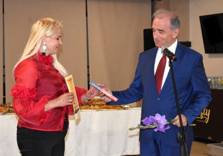 На тържествена церемония: Отличиха най-добрите учители на годината в Асеновград (ГАЛЕРИЯ)