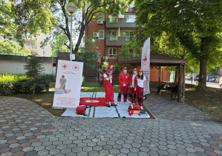 Като на кино: БЧК-Пловдив показа на чужденци как се овладява бежанска криза и се спасяват човешки животи (СНИМКИ) 5 Като на кино: БЧК-Пловдив показа на чужденци как се овладява бежанска криза и се спасяват човешки животи (СНИМКИ)