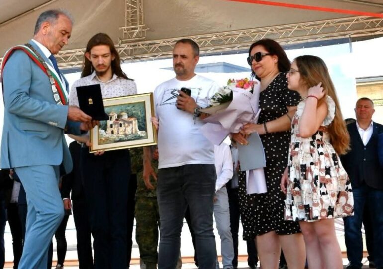 "Един град не се крепи само на камък и история, а на хората": Честит празник, Асеновград! (ГАЛЕРИЯ) 3 "Един град не се крепи само на камък и история, а на хората": Честит празник, Асеновград! (ГАЛЕРИЯ)