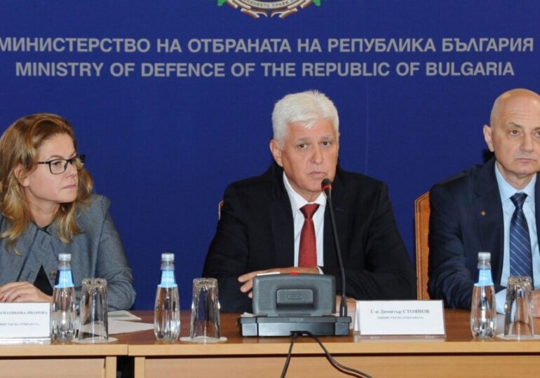 Военният министър: България няма да предоставя повече оръжие на Украйна