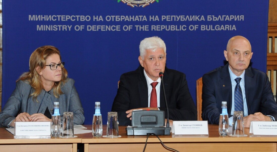 Военният министър: България няма да предоставя повече оръжие на Украйна