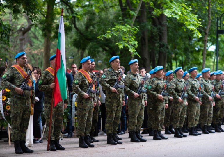 Пловдив се преклони пред героичния подвиг на Христо Ботев и паметта на загиналите за свободата на България (СНИМКИ)