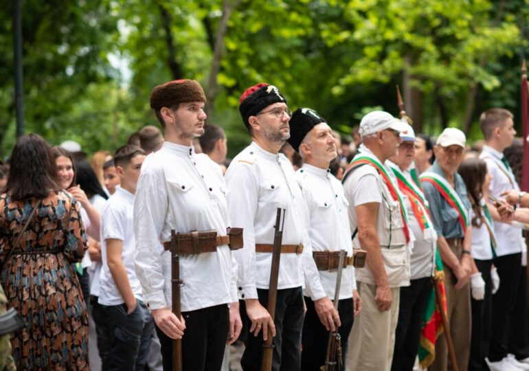 Пловдив се преклони пред героичния подвиг на Христо Ботев и паметта на загиналите за свободата на България (СНИМКИ)