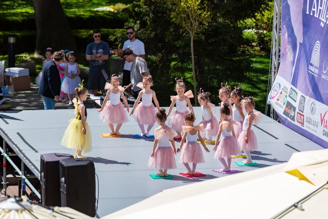 Премиер солисти на Софийската опера се срещат с млади балерини в Балетна гала вечер в Пловдив