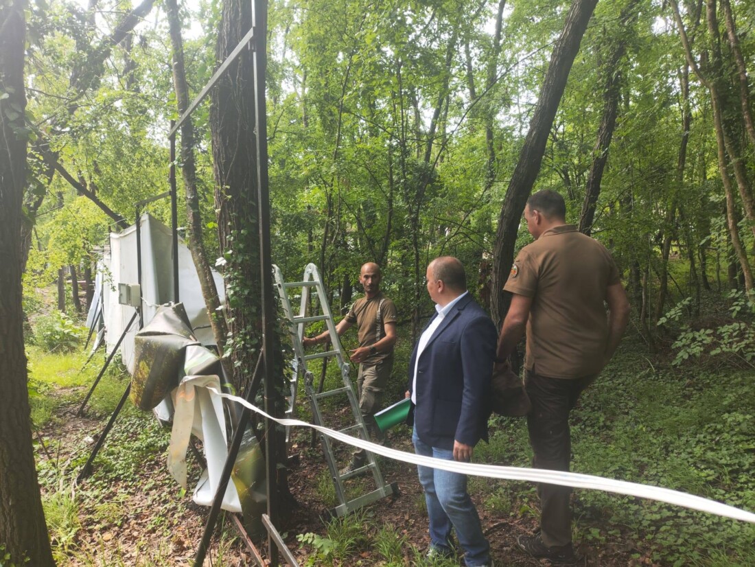 Министър Абровски: Започва пълно премахване на ограда в местността Баба Алино (СНИМКИ)