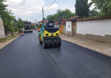 Ремонтът на ключова улица в Брестник е на финала, напредва работата и по други обекти (СНИМКИ)
