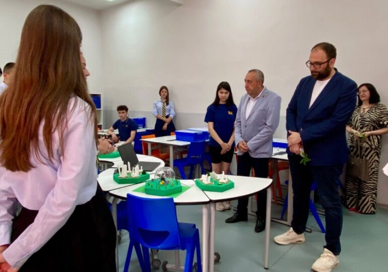 Езикова гимназия „Иван Вазов“ в Пловдив откри своя нов STEM център „ТехЛаб 2“ (СНИМКИ)