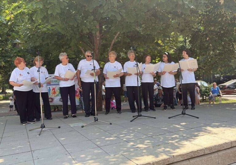 Пловдивският парк „Каменица“ събра поколенията на фестивала „Изкуство без граници и възраст“ (СНИМКИ)
