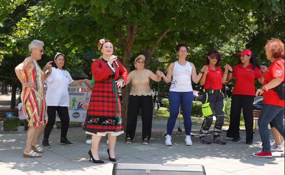 Пловдивският парк „Каменица“ събра поколенията на фестивала „Изкуство без граници и възраст“ (СНИМКИ)