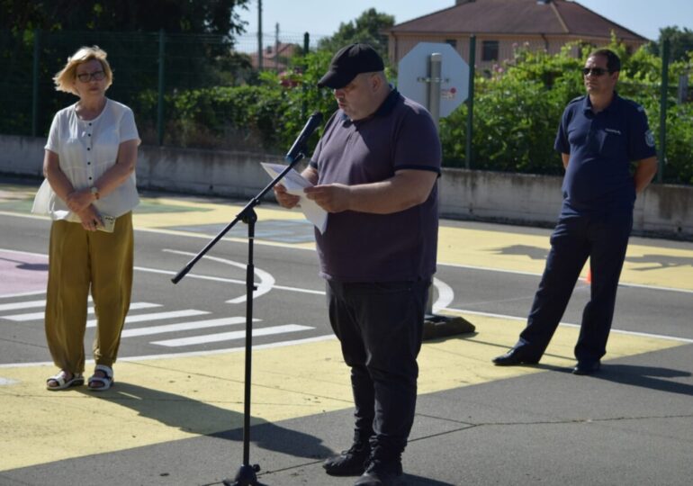 Безопасно лято: Полицаи влязоха в ролята на учители за децата от Маноле (СНИМКИ)
