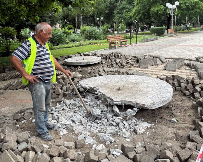 Мащабни ремонтни дейности кипят в община Първомай (СНИМКИ)